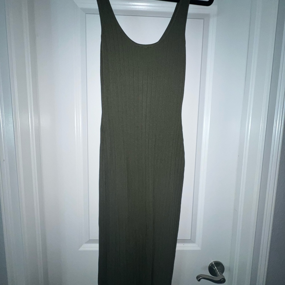 Windsor Tank Scoop Midi Dress in Olive Green